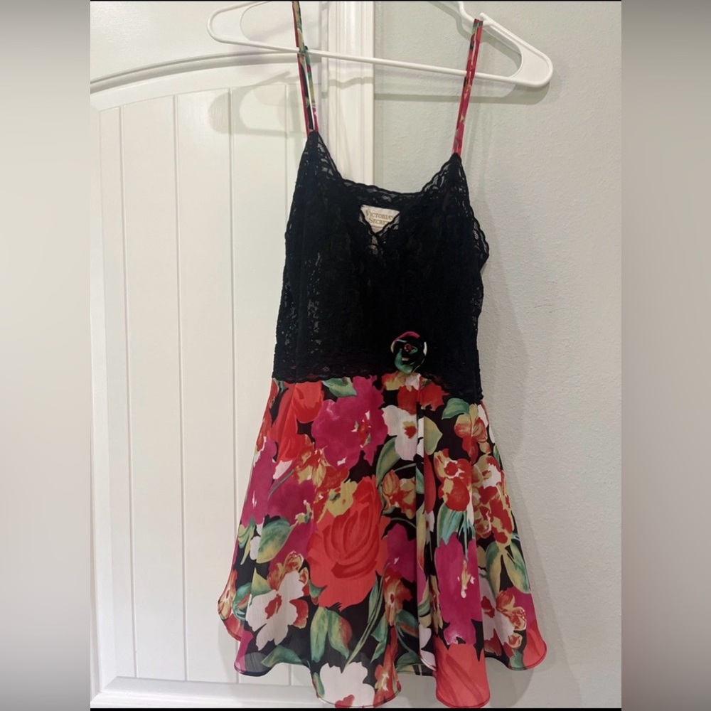 Vintage Victoria’s Secret Black Lace Pink Floral Slip Nightgown Lingerie Small